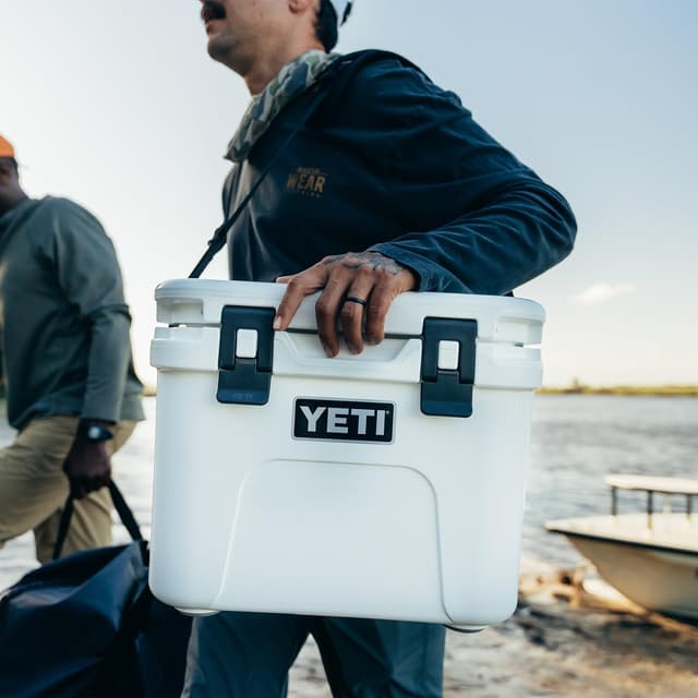 🧊 YETI Roadie 15 Hard Cooler with DoubleDuty™ Shoulder Strap Review